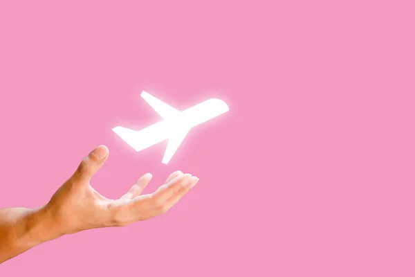 Ręka Biały Samolot Rysować Różowym Tle Koncepcja Podróży — Zdjęcie stockowe