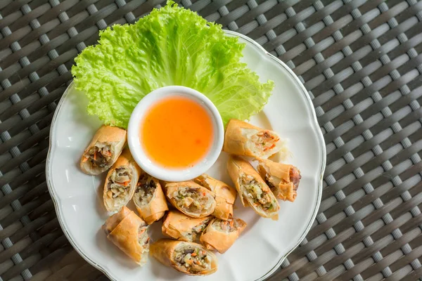 Concepto Comida Vegana Papas Fritas Cortadas Crujiente Rollo Primavera Con — Foto de Stock