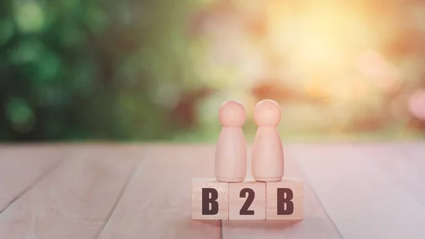 Business Business Concept Deux Figurines Bois Dressent Sur Bloc Bois — Photo