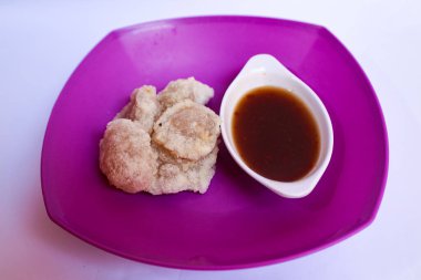 Cireng or aci is fried a food made from tapioca flour with a chewy texture and enjoyed using rujak seasoning