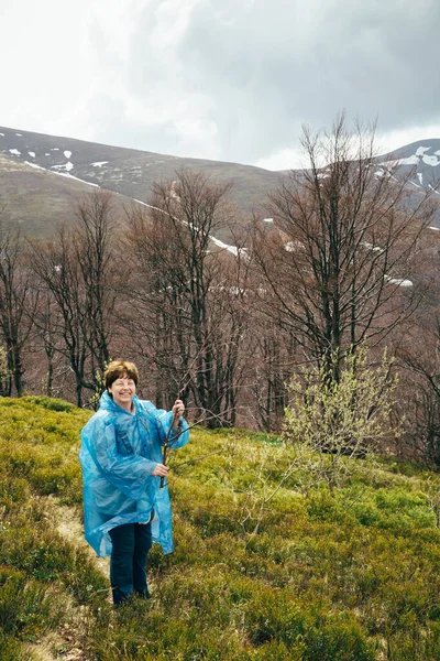 Happy Smiling Traveller Senior Beautiful Woman Blue Rain Jacket Jeans — Foto de Stock