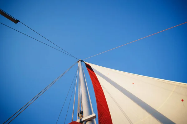 Top Sailboat Mast Head Sail Nautical Rope Yacht Detail Yachting — Stockfoto