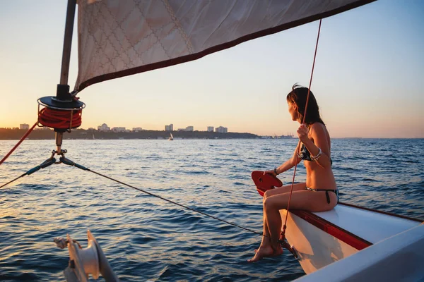 Young Pretty Smiling Woman Luxury Yacht Sea Looking Forward Sunset — Stock Fotó