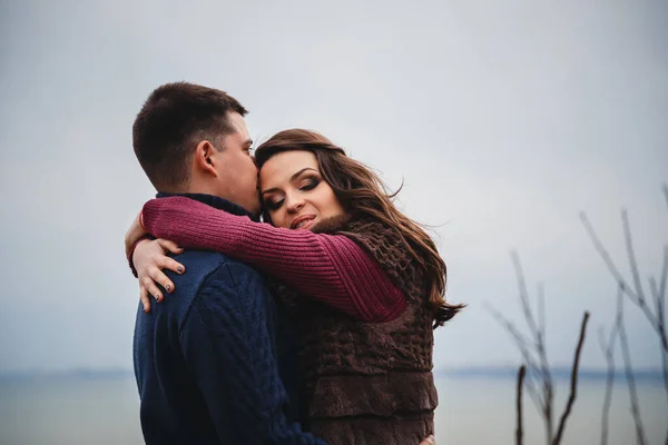 Close Romantic Attractive Young Couple Hugging — Stockfoto