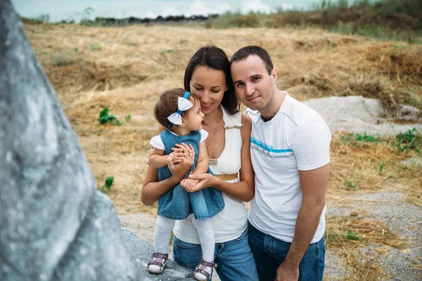 Happy Young Family White Shirts Blue Jeans Small Daughter Dress — Stockfoto