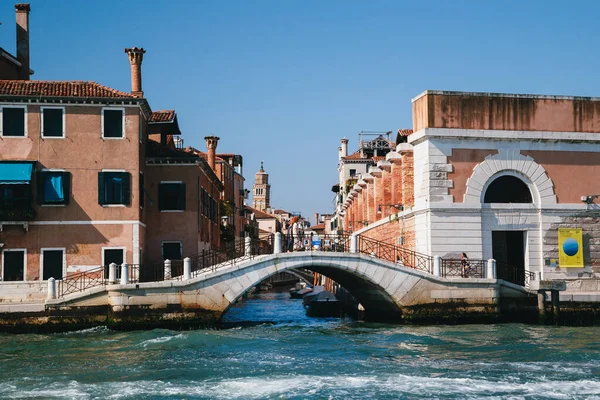 Venice Italy September 2018 View Bridge Rio Fornace Giudecca Canal — Fotografia de Stock