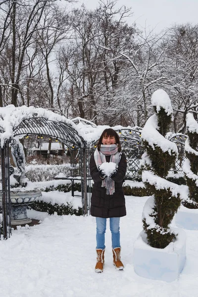 Happy Young Woman Playing Snow Snow Covered Winter Park Girl — Stock fotografie