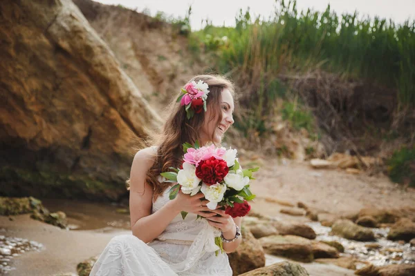 Outdoor Wedding Ceremony Close Stylish Bride Wedding Bouquet Flowers — Stockfoto