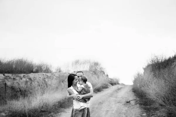 Happy Young Family White Shirts Blue Jeans Small Daughter Dress — Fotografia de Stock