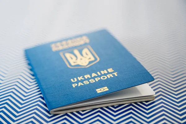 Close New Ukrainian Blue International Biometric Passport Identification Chip White —  Fotos de Stock