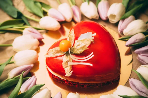 Heart Shaped Red Cake Valentine Day Mother Day Birthday Cake — Fotografia de Stock