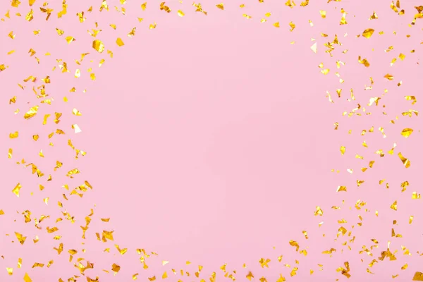 Der Runde Rahmen Aus Goldenem Glitzerkonfetti Funkelt Auf Pastellrosa Hintergrund — Stockfoto