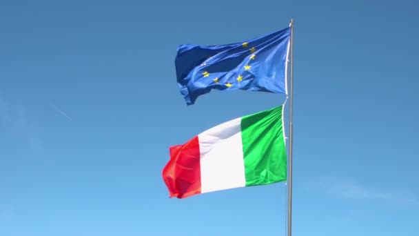 Bandiere Italiane Europee Rallentatore — Video Stock