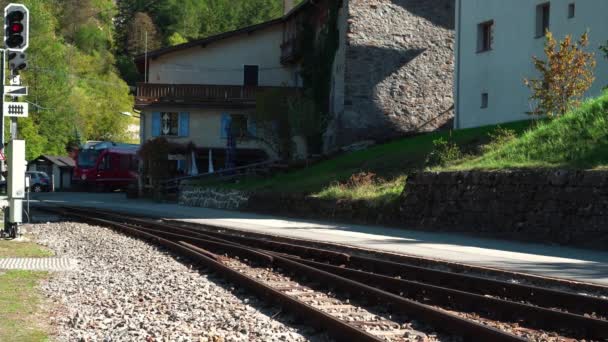 Ruta Del Tren Bernina Express Lleva Través Increíbles Paisajes Alpinos — Vídeos de Stock