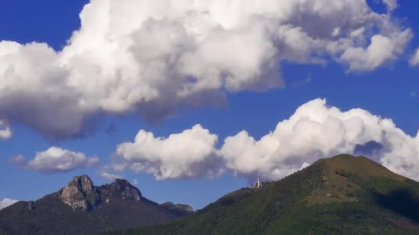 Tiden Förfaller Moln Spektakulära Rörelser Moln Italienska Alperna Alperna Berg — Stockvideo