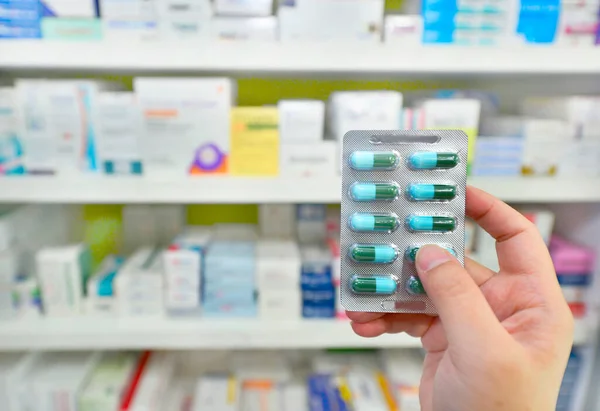 Kézi Gyógyszerkapszula Csomagolás Gyógyszertárban — Stock Fotó