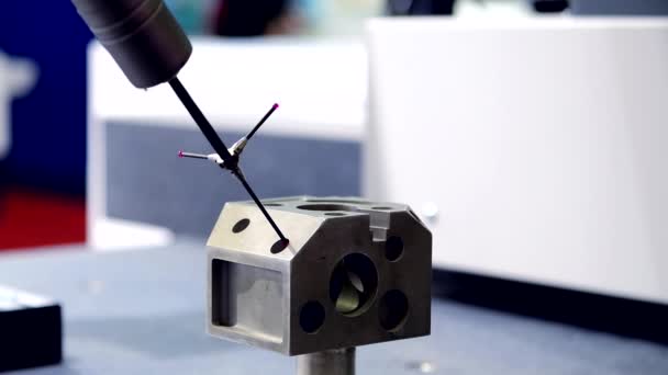 Fermez Machine Mesure Automatique Des Coordonnées Cmm Pour Inspection Pièce — Video