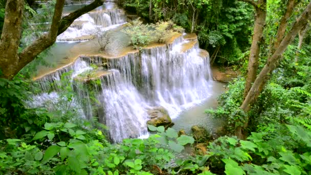 Wodospad Huay Mae Kamin Park Narodowy Srinakarin Kanchanaburi Tajlandia — Wideo stockowe