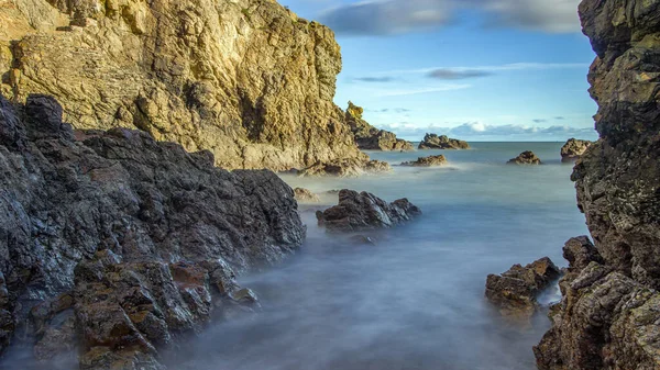 ハウスヘッド半島 ダブリン 崖の海岸 湾や岩の風景 危険な崖 アイルランド島の壮大な景色 アイルランド — ストック写真