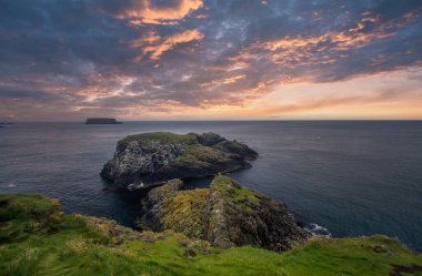 Kuzey İrlanda Deniz Sahil Günbatımı, Antrim manzaraları, Geçit Devleri, Kuzey İrlanda,
