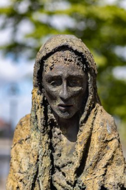 Dublin, Dublin İlçesi, 11 Haziran 2021: Büyük Kıtlık bronz heykeli, Gümrük Evi Quay, Dublin, İrlanda