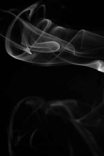 Fekete Fehér Örvény Növekvő Füst Minta Fekete Háttér Fénykép Lehet — Stock Fotó