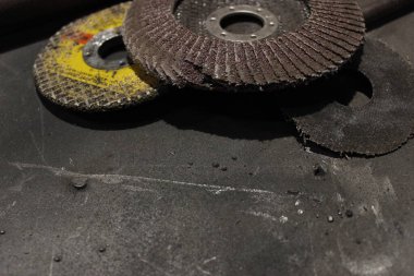 Eski paslı değirmentaşı değirmeni atölye