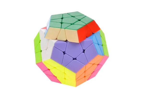 Rubik Cubo Primer Plano Sobre Fondo Blanco — Foto de Stock