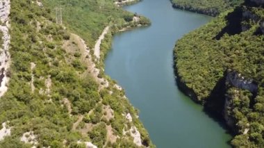 İspanya, Castilla 'daki Ebro nehrinin hava görüntüleri.