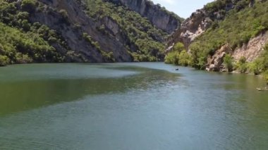 İspanya, Castilla 'daki Ebro nehrinin hava görüntüleri.