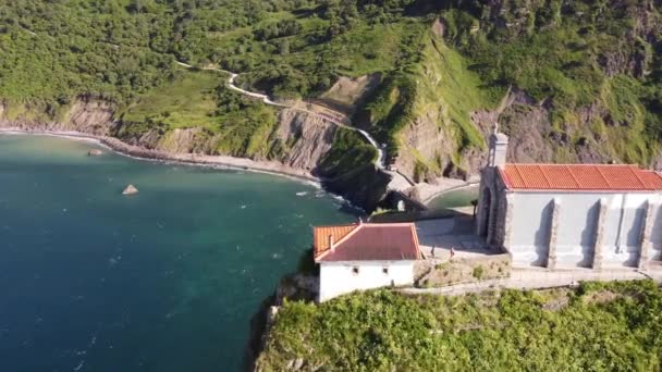 Luftaufnahme Des Schrein San Juan Gaztelugatxe Baskenland Nordspanien — Stockvideo