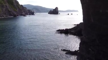 Kuzey İspanya, Bask Bölgesi 'ndeki San Juan de Gaztelugatxe tapınağının hava manzarası