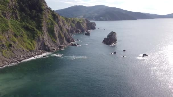 Αεροφωτογραφία Της Θάλασσας Στη Χώρα Των Βάσκων Ισπανία Υψηλής Ποιότητας — Αρχείο Βίντεο