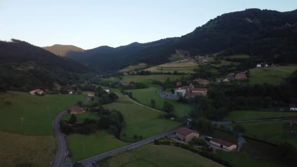 Small Countryside Villagee Green Fields Basque Country High Quality Footage — ストック動画