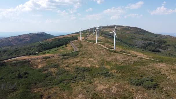 Eolic Generators Spining Wind Mountains Sunny Day High Quality Footage — Stockvideo