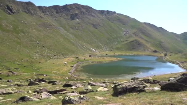 Ландшафтный Вид Горную Ледниковую Лагуну Пиренеях Высококачественные Кадры — стоковое видео