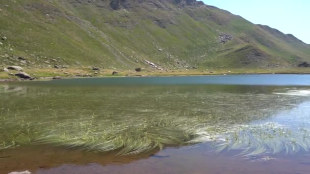 Vista Del Paisaje Una Laguna Glaciar Montaña Los Pirineos Imágenes — Vídeos de Stock