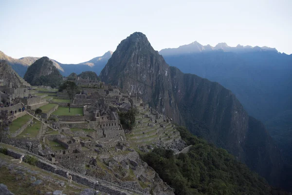 Peru, Güney Amerika 'daki Machu Picchu İnka şehrinin kalıntılarının manzarası. Yüksek kalite fotoğraf