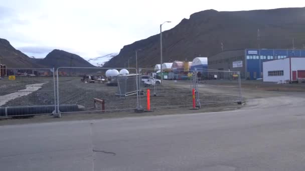 Uitzicht Stad Longyearbyen Svalbard Eilanden Poolzee Noorwegen Hoge Kwaliteit Beeldmateriaal — Stockvideo