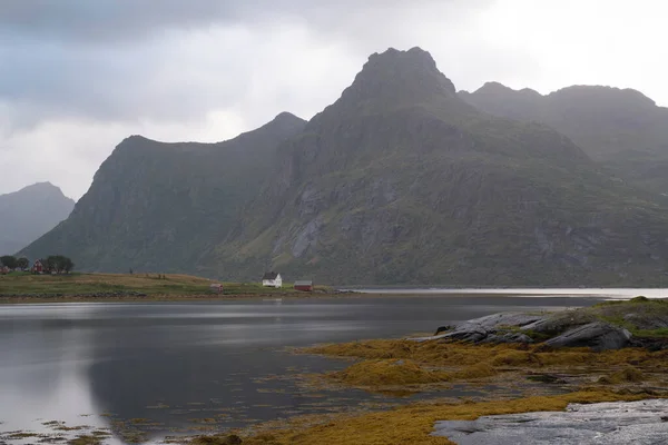 Berglandschaft Den Fjorden Der Lofoten Inseln Einem Nebligen Tag Norwegen — Stockfoto