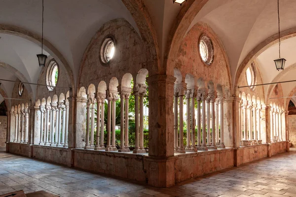 Dubrovnik Fransisken Manastırı Kemerleri