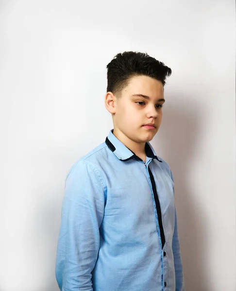Boy Blue Shirt Years Old Atelier White Background Looks Sadness — Stock Photo, Image