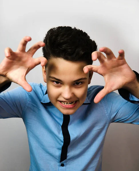 Boy Blue Shirt Years Old Atelier White Gray Background Angry — Stock Photo, Image