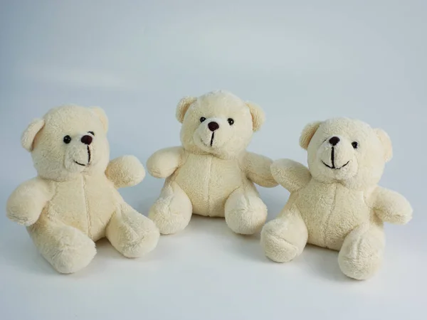 Três Ursos Pelúcia Isolados Fundo Branco — Fotografia de Stock