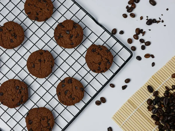 Biscuits Aux Pépites Chocolat Sur Gril Avec Des Grains Café — Photo