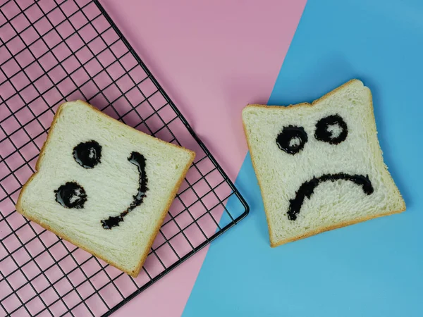 Geroosterd Brood Met Smiley Droevige Emoticons Voor Het Concept Van — Stockfoto