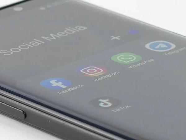 Redes Sociales Como Facebook Whatsapp Instagram Telegram Tiktok Pantalla Del —  Fotos de Stock