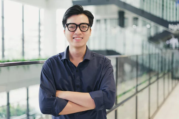 アジアのビジネスマンの肖像 自信と笑顔 — ストック写真
