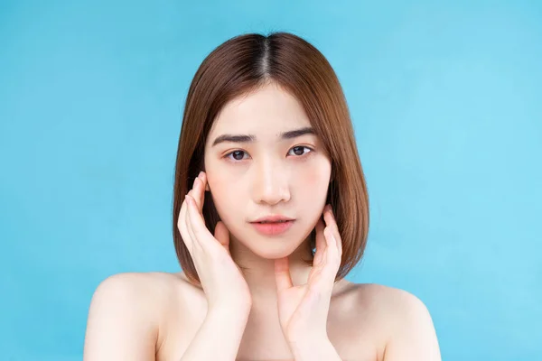 Mulher Asiática Jovem Atraente Com Pele Jovem Cuidados Faciais Tratamento — Fotografia de Stock