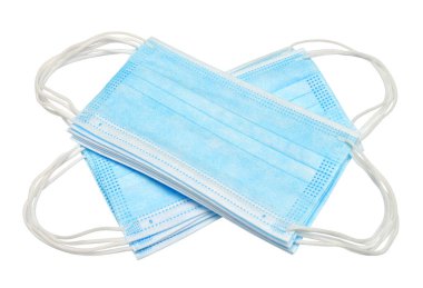 Küme mavi tıbbi maske beyaz arkaplanda izole 